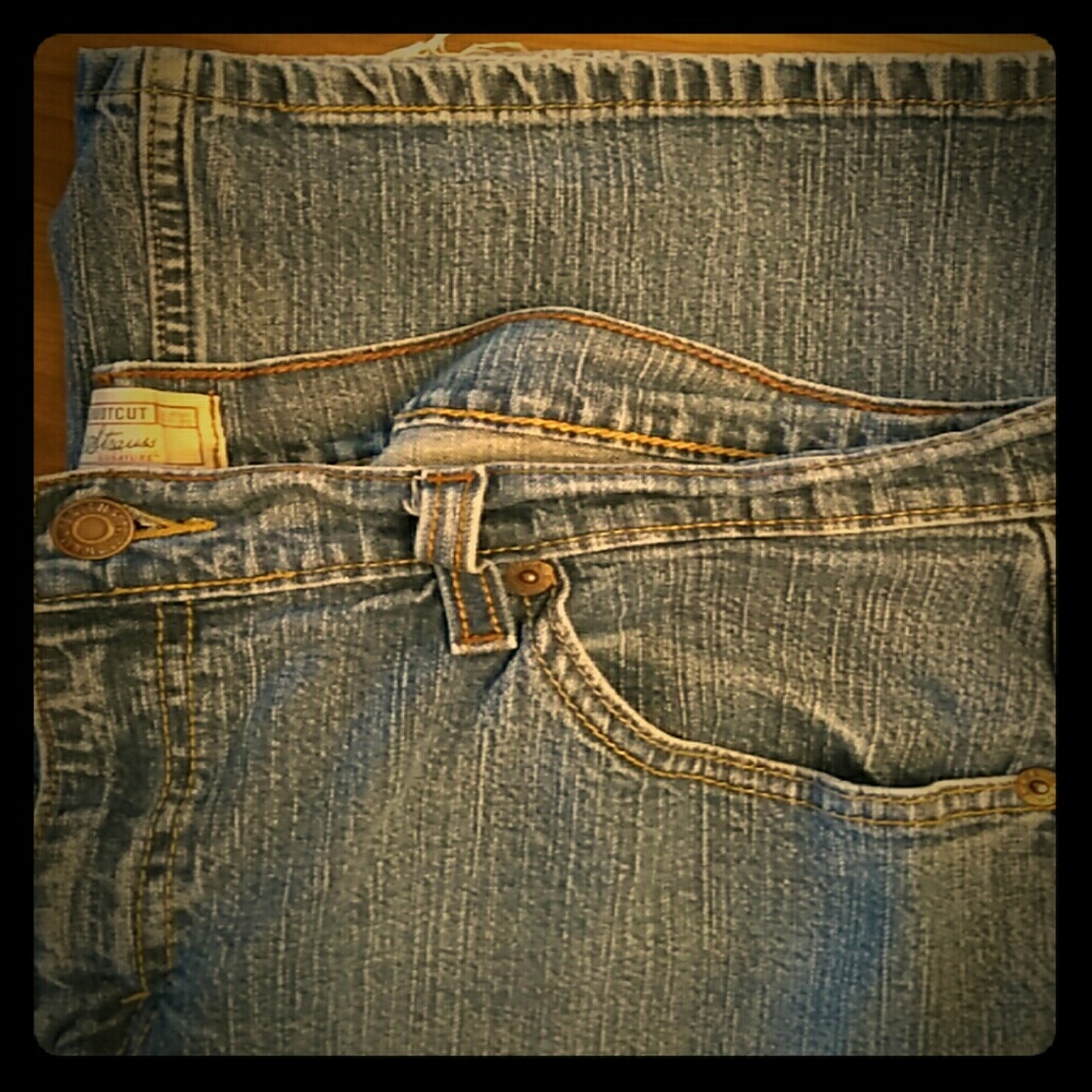 16 Levi's stretch boot cut jeans